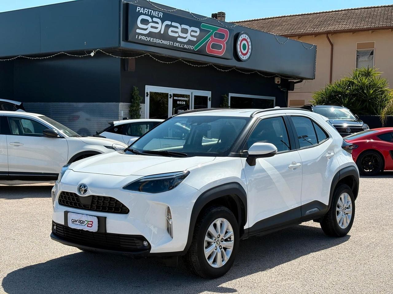 Toyota Yaris Cross 1.5 Hybrid 5p. E-CVT AWD-i Business