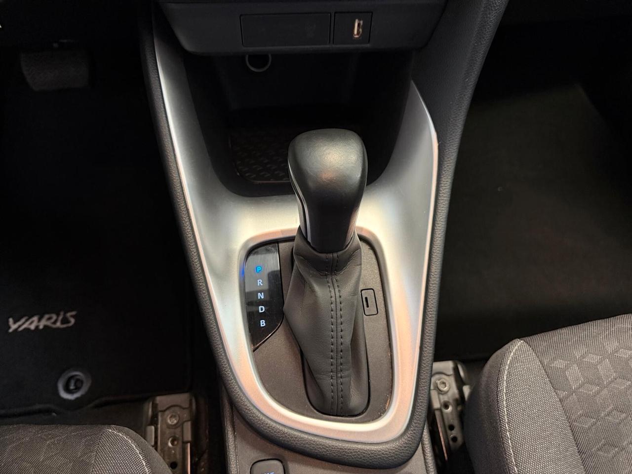 Toyota Yaris 1.5 Hybrid 5 porte Business