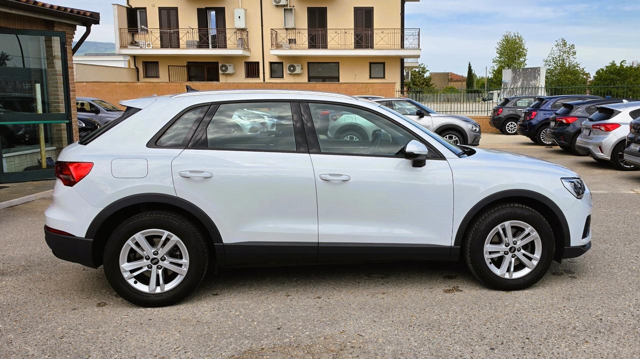 Audi Q3 35 TDI quattro S tronic Business