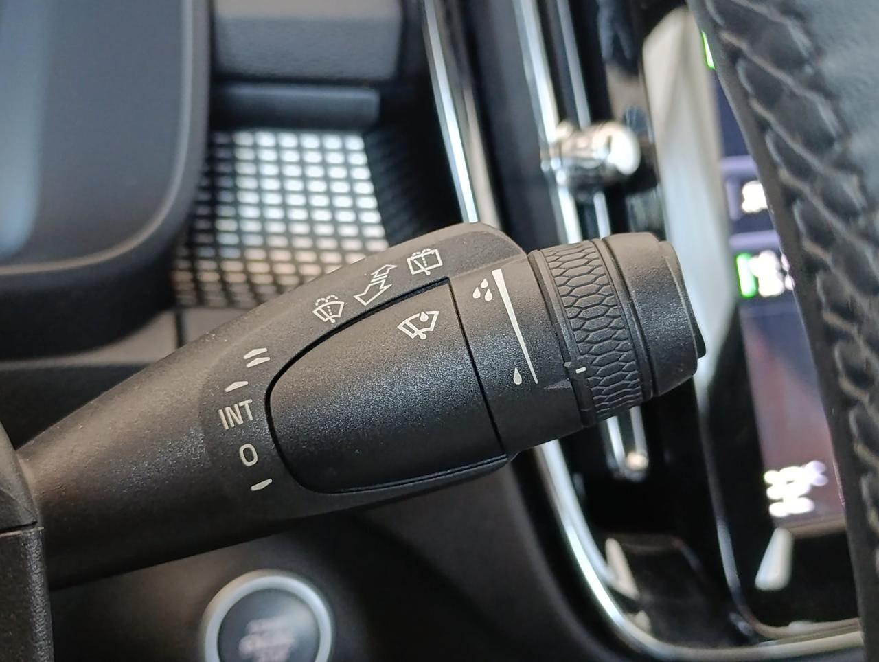 Volvo XC40 1.5 t4 phev R-design auto my21