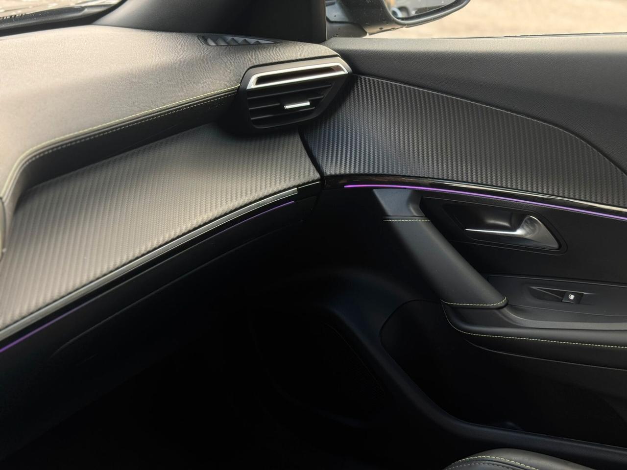 Peugeot 2008 PureTech 130 S&S EAT8 GT