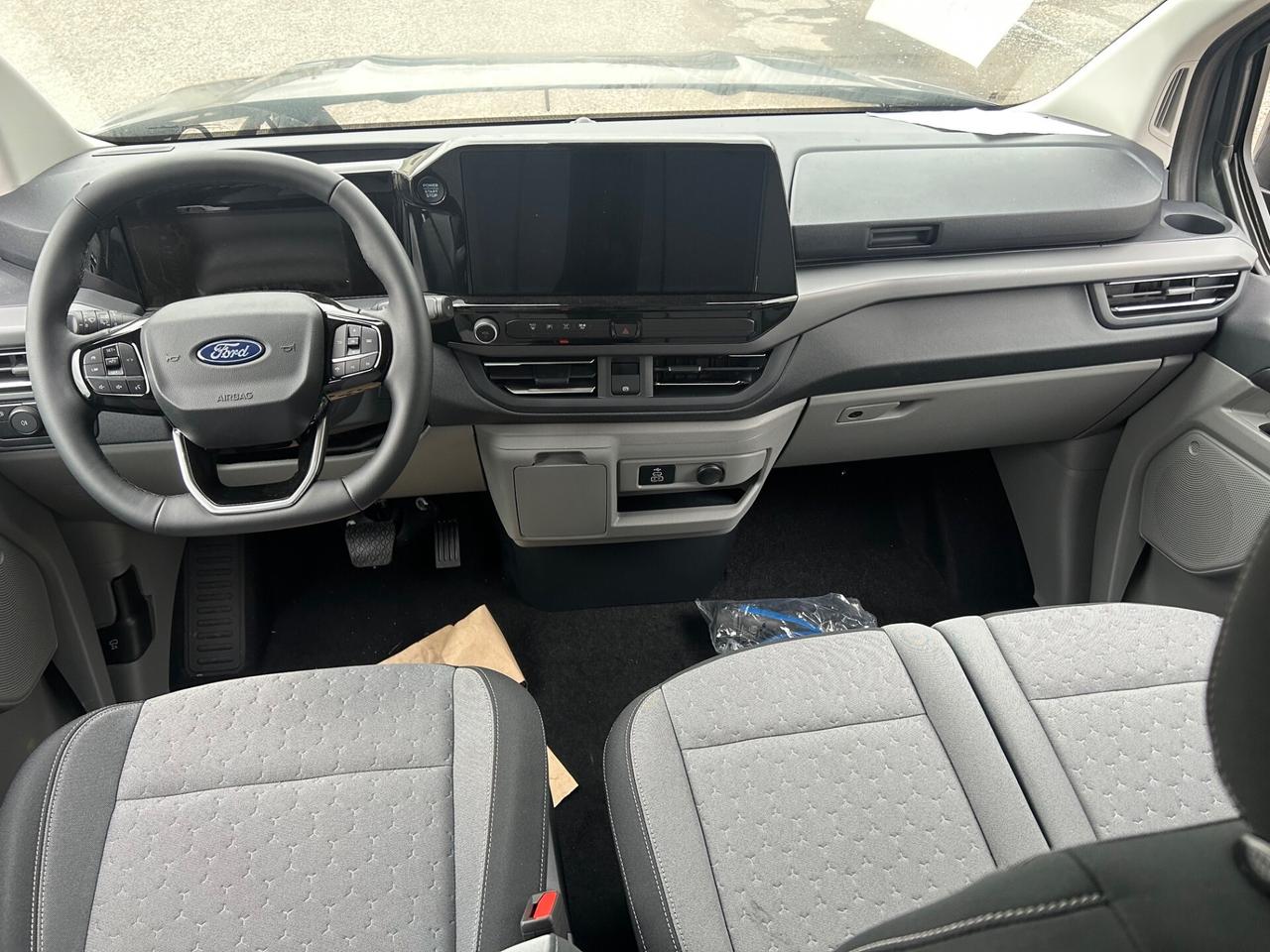Ford Tourneo Custom Ibrido Plug-in 9 POSTI