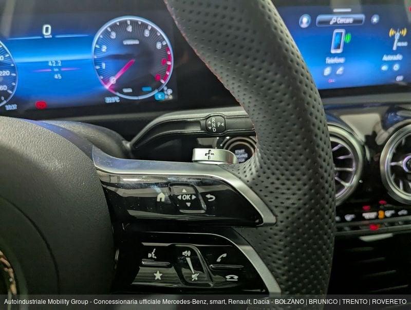 Mercedes-Benz Classe A 180 AMG LINE PREMIUM PLUS AUTOMATIC