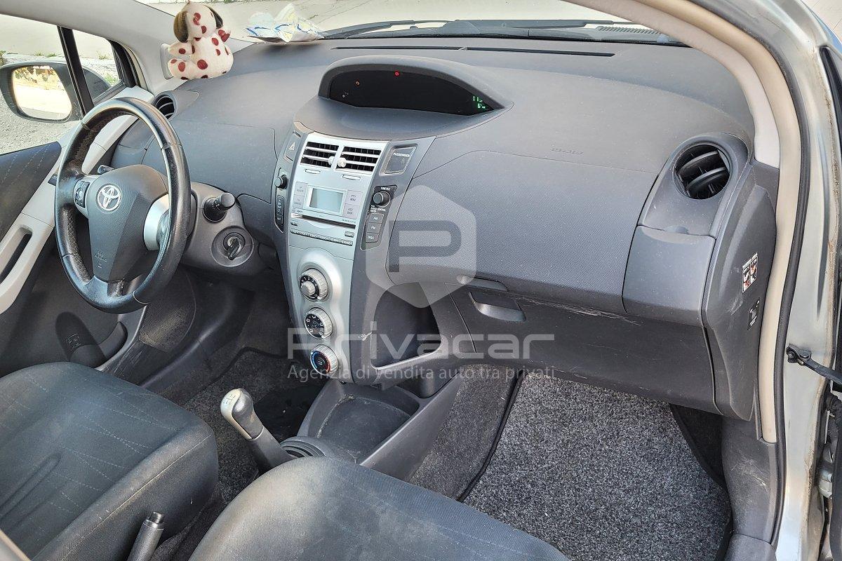 TOYOTA Yaris 1.0 5 porte