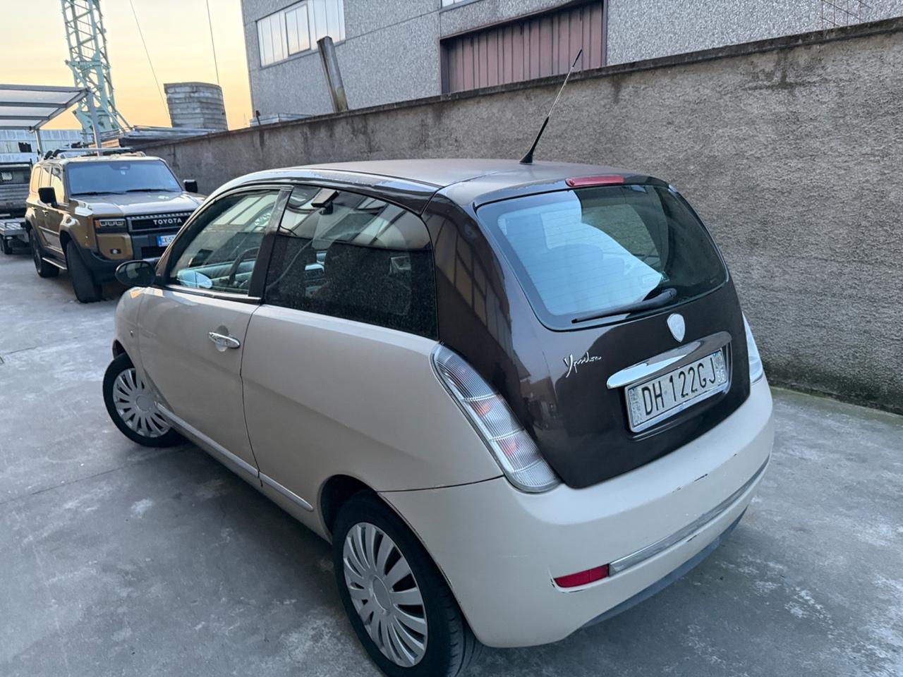 LANCIA YPSILON 1.2 BENZINA EURO4 NEOPATENTATI