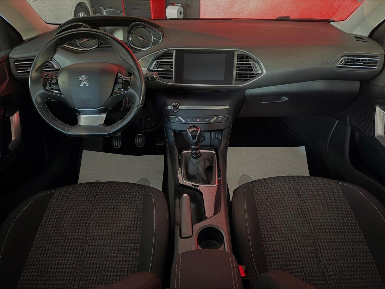 Peugeot 308 BlueHDi 130 S&S SW Allure