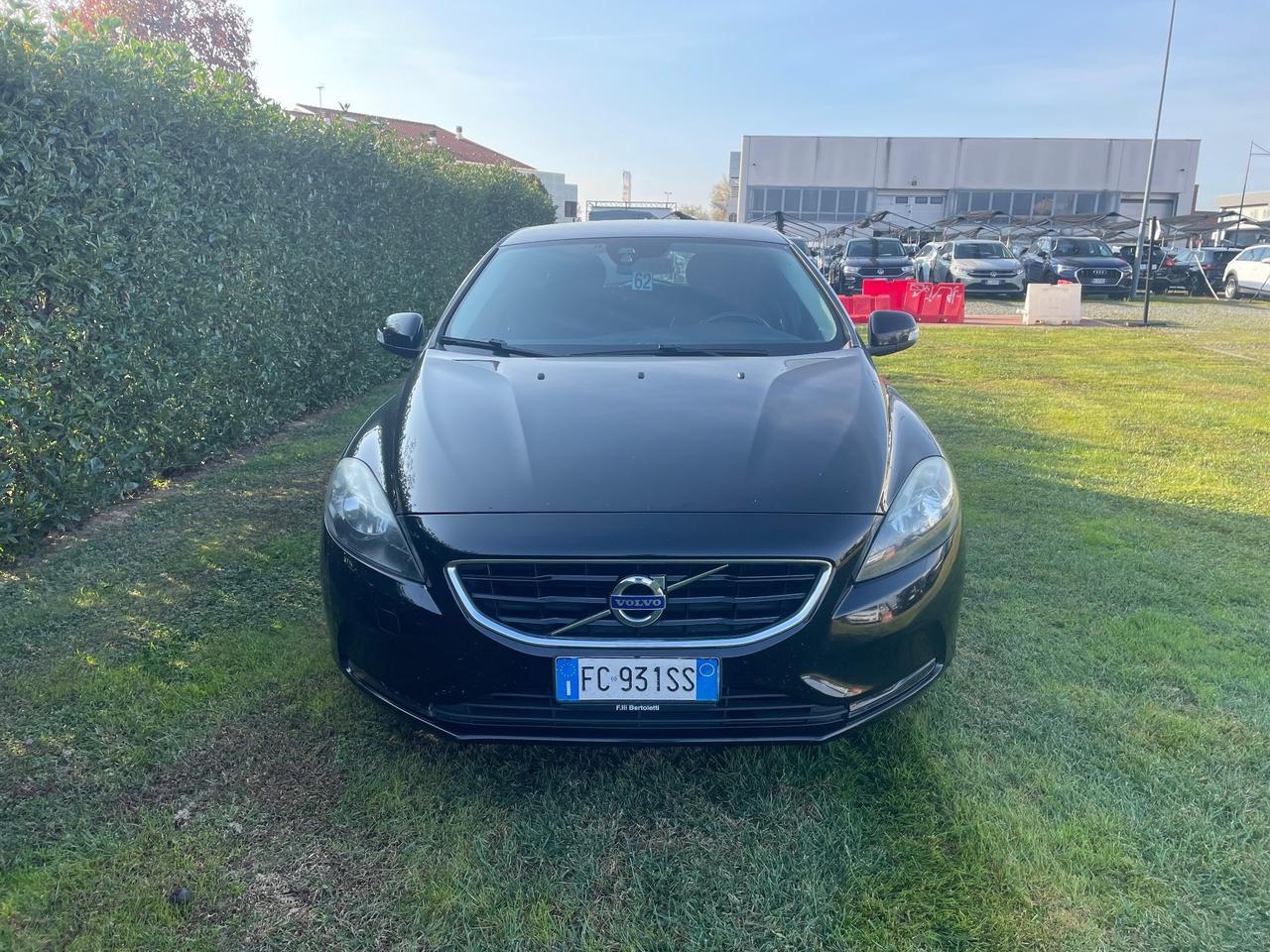 Volvo V40 2.0 D2 120cv MOMENTUM/GARANZIA 12 MESI