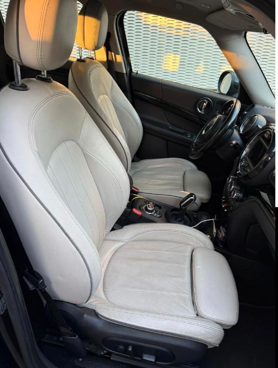 Mini Cooper Countryman 1.5 One D Hype - pelle - tetto - automatica - navi