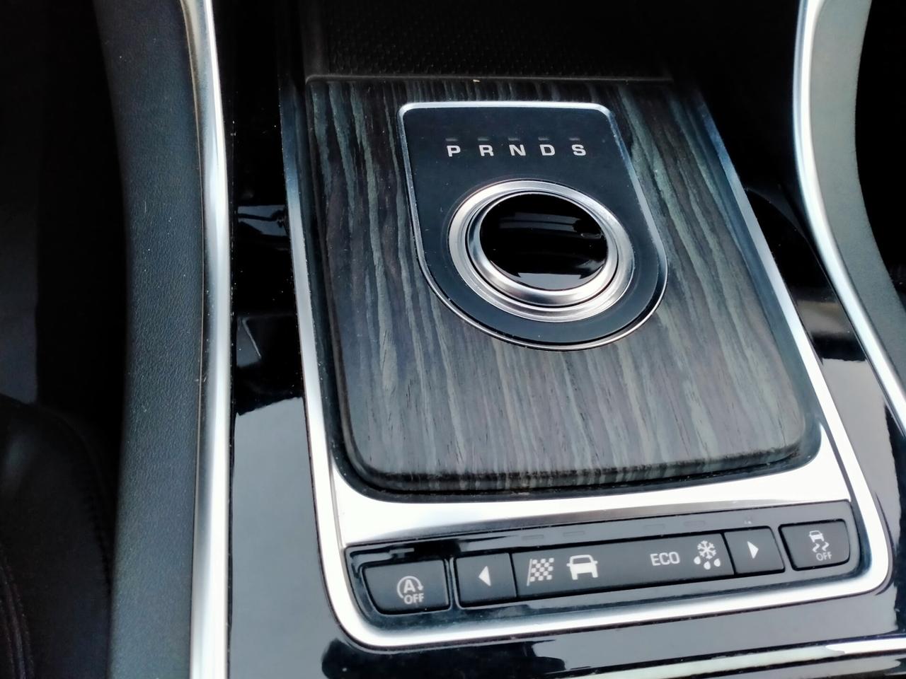 Jaguar XF 2.0D i4 180CV AWD PORTFOLIO MODEL YEAR 2019 MERIDIAN DIGITAL SOUND SYSTEM 380W