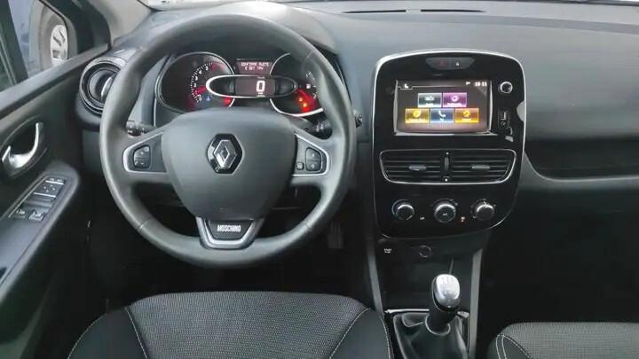 Renault Clio TCe 12V 75 CV 5 porte Moschino Zen