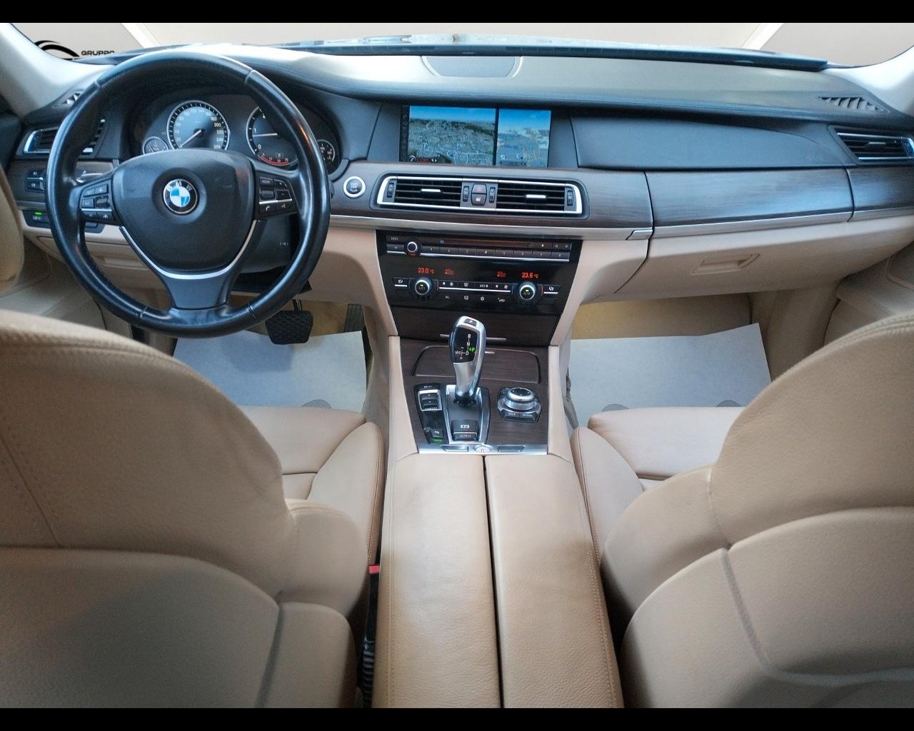 BMW Serie 7 (F01/02/04) 730d Futura