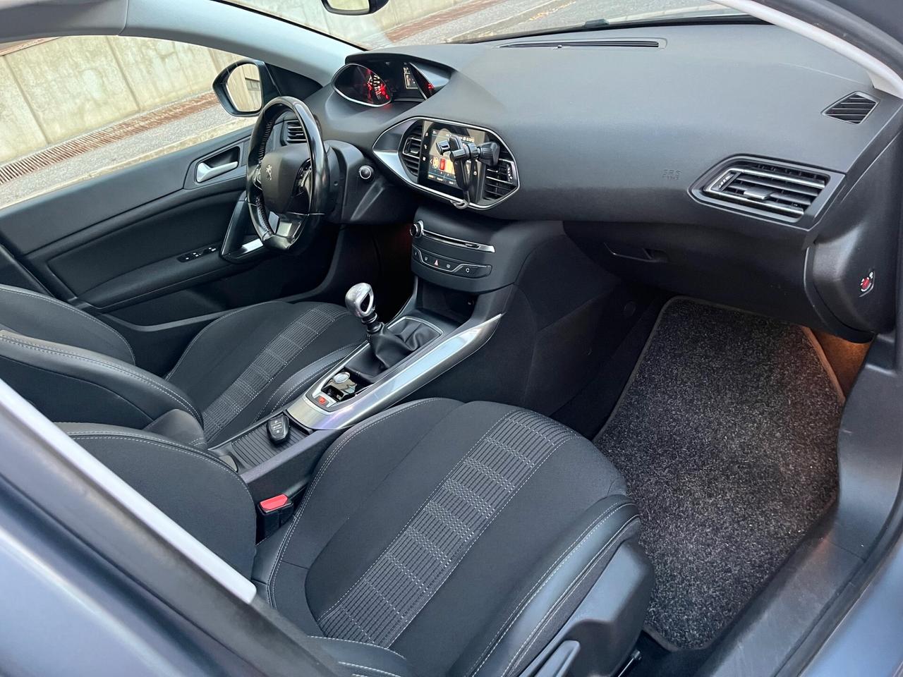 Peugeot 308 BlueHDi 130 S&S Allure