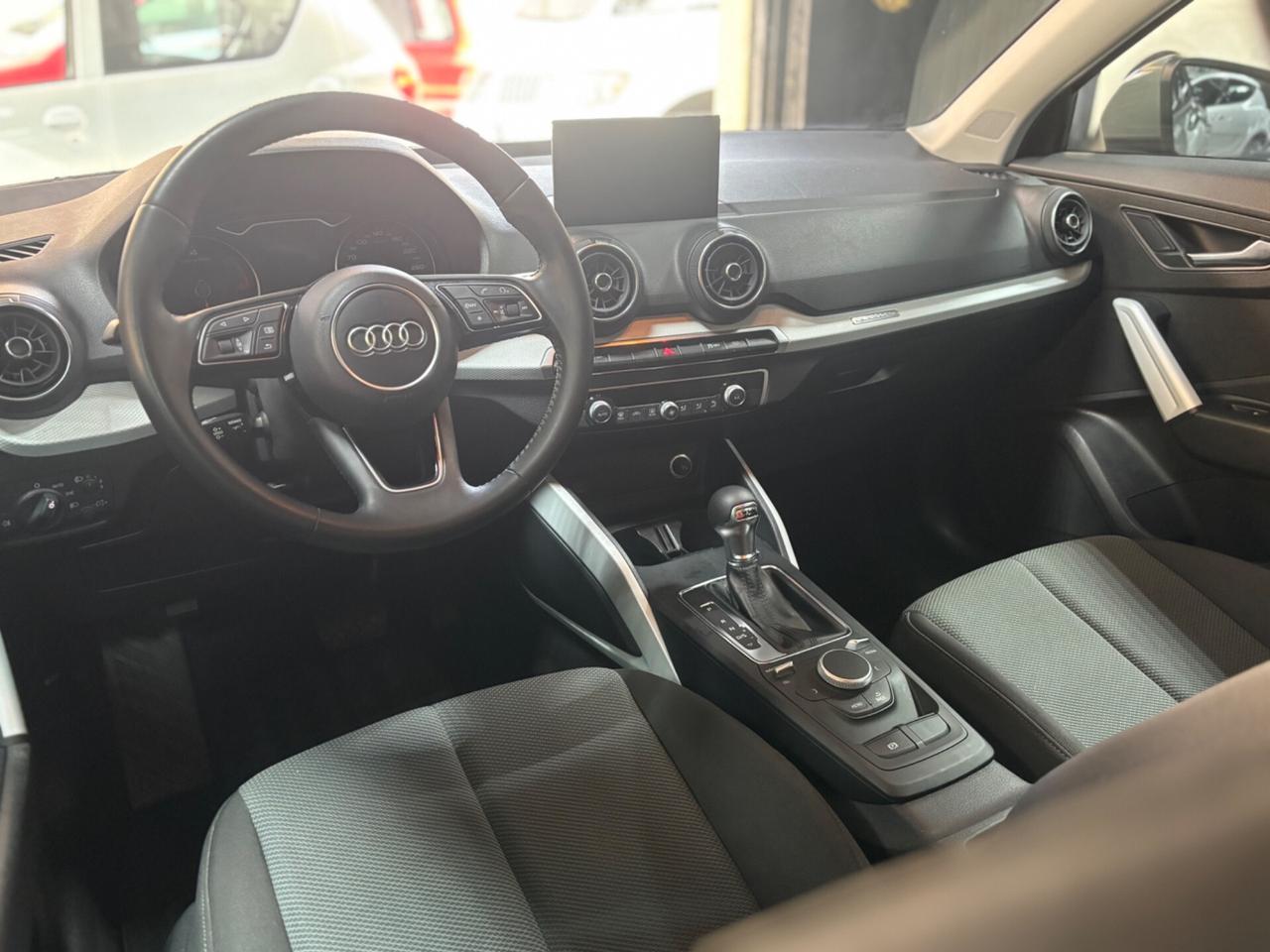 Audi Q2 35 TDI quattro S tronic Business Design