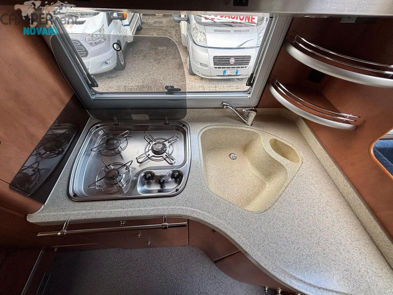 Carthago CHIC I 47 - MOTORHOME LETTO MATRIMONIALE E GARAGE