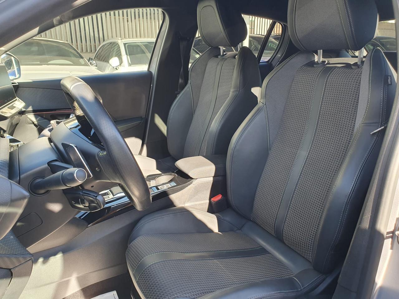 Peugeot 208 PureTech 130 Stop&Start EAT8 5 porte GT