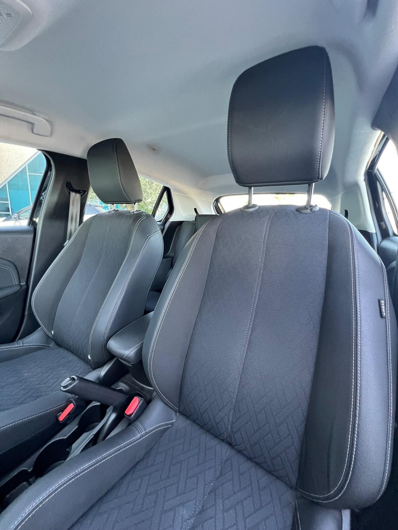 Opel Corsa 1.5d 100 CV Elegance - possibilità noleggio no scoring
