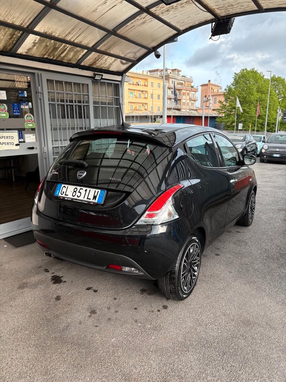 Lancia Ypsilon 1.0 FireFly 5 porte S&S Hybrid Gold