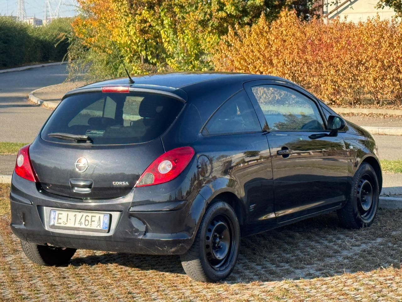 Opel Corsa 1.2 3 porte b-color