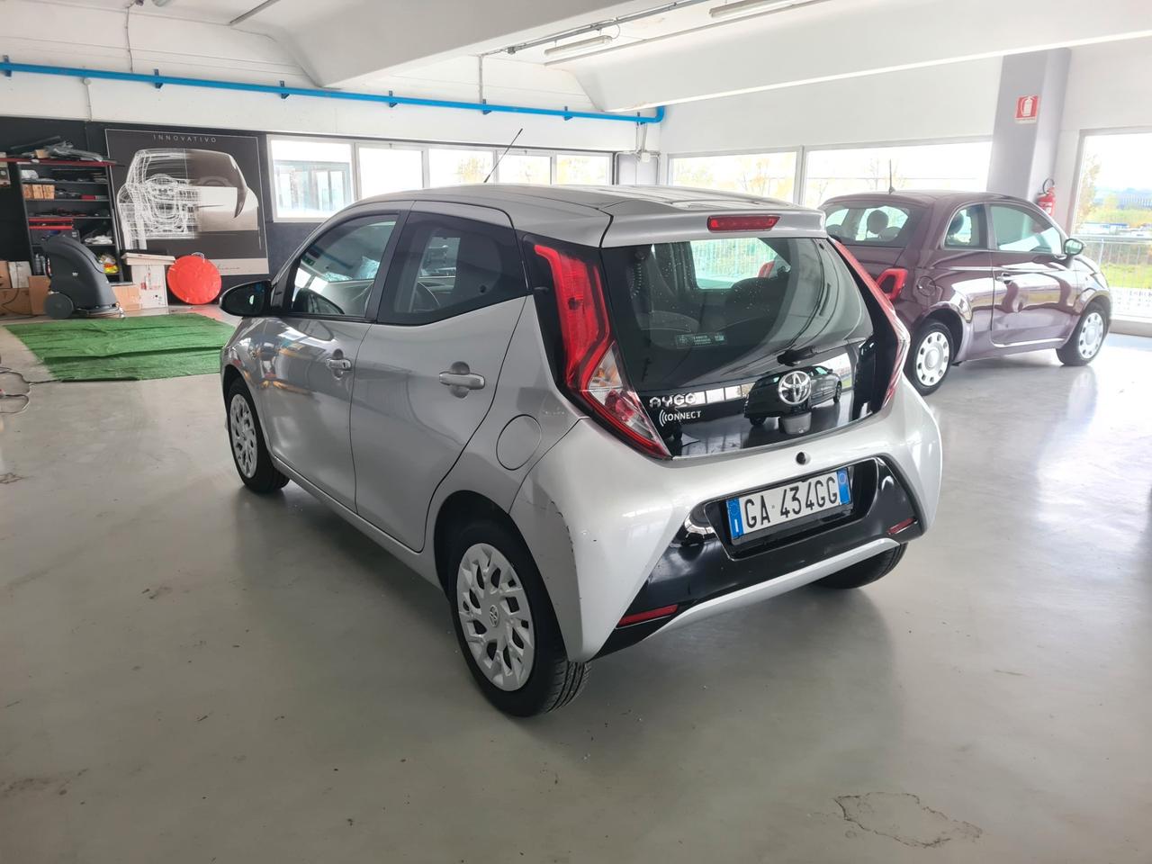 Toyota Aygo Connect 1.0 VVT-i 72 CV 5 porte x-cool