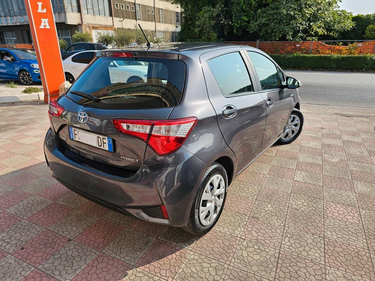 Toyota Yaris 1.5 Hybrid/BUSSINES/IVA ESPOSTA