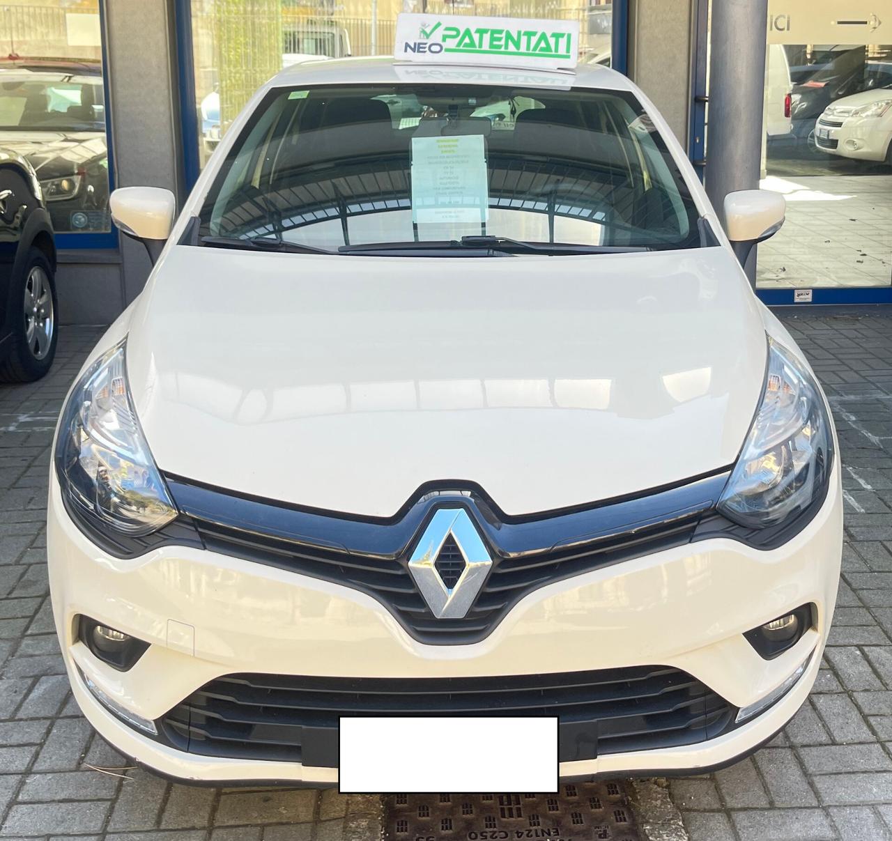 RENAULT CLIO 1.2 BENZINA 5 PORTE ANCHE PER NEOPATENTATI - 2018