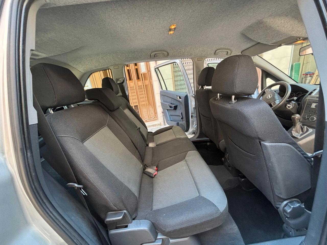 Opel Zafira 1.9 CDTI 101CV ** 7 POSTI **