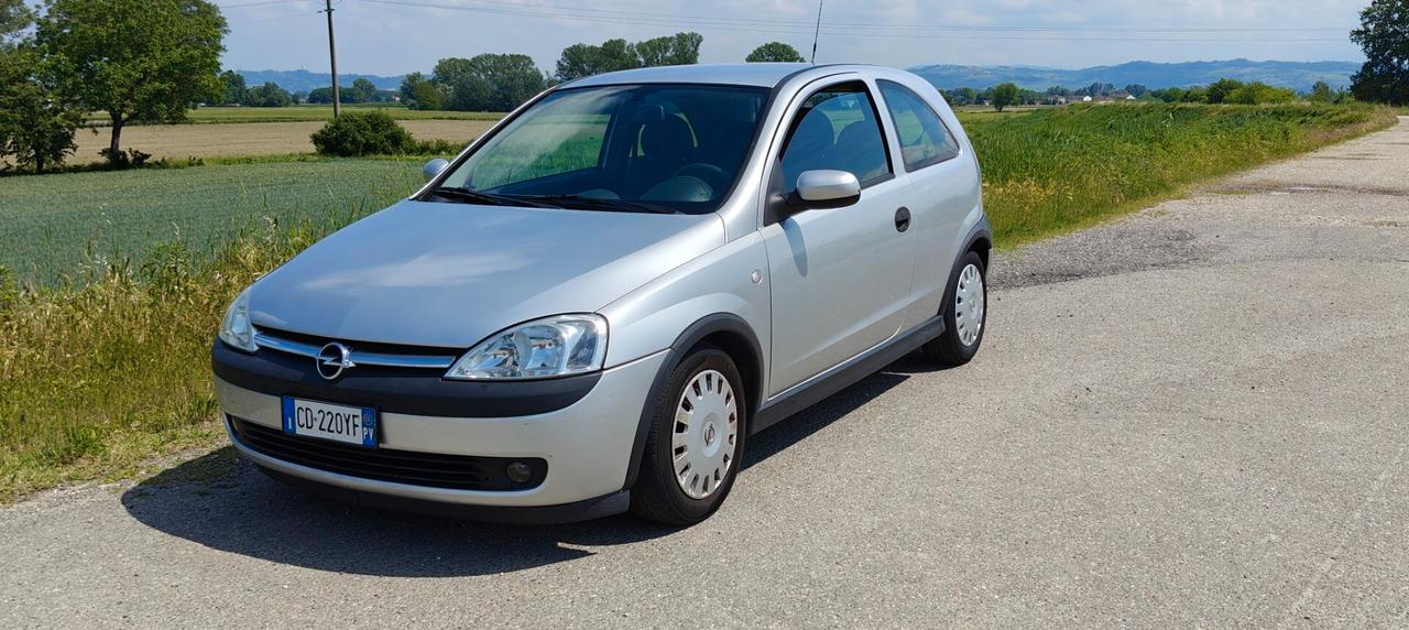 Opel Corsa 1.0 Benzina - Neopatentati