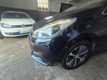 Peugeot 208 PureTech 82 5 porte Allure neo patentati