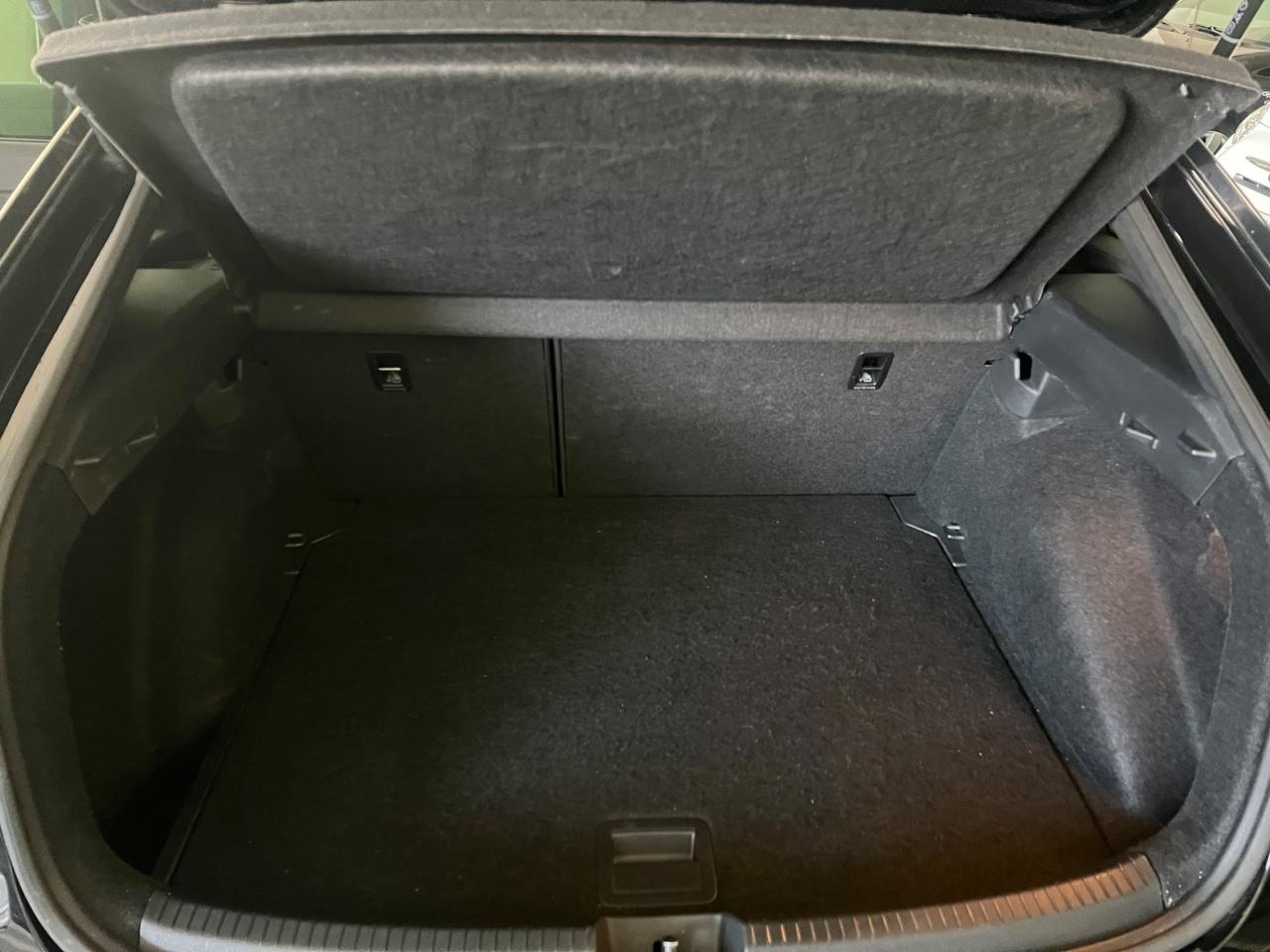 Volkswagen Taigo 1.0 TSI 115 CV DSG R-Line