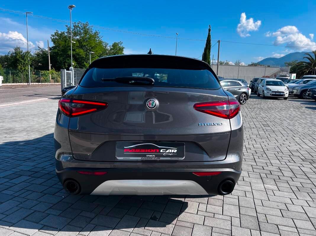 Alfa Romeo Stelvio 2.2 t Business rwd 160cv auto