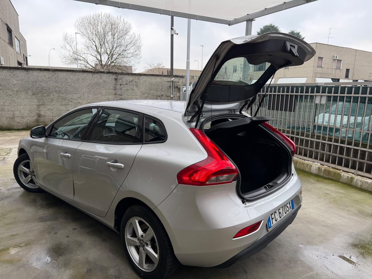 Volvo V40 D3 2.0 Diesel 88KW 6marce euro6b