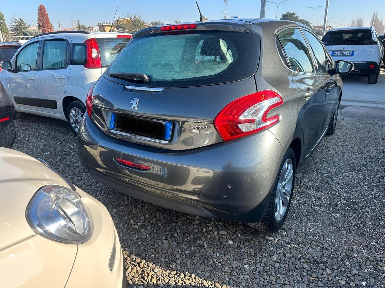 Peugeot 208 1.4 HDi 68 CV 5 porte Allure NEOPATENTATI