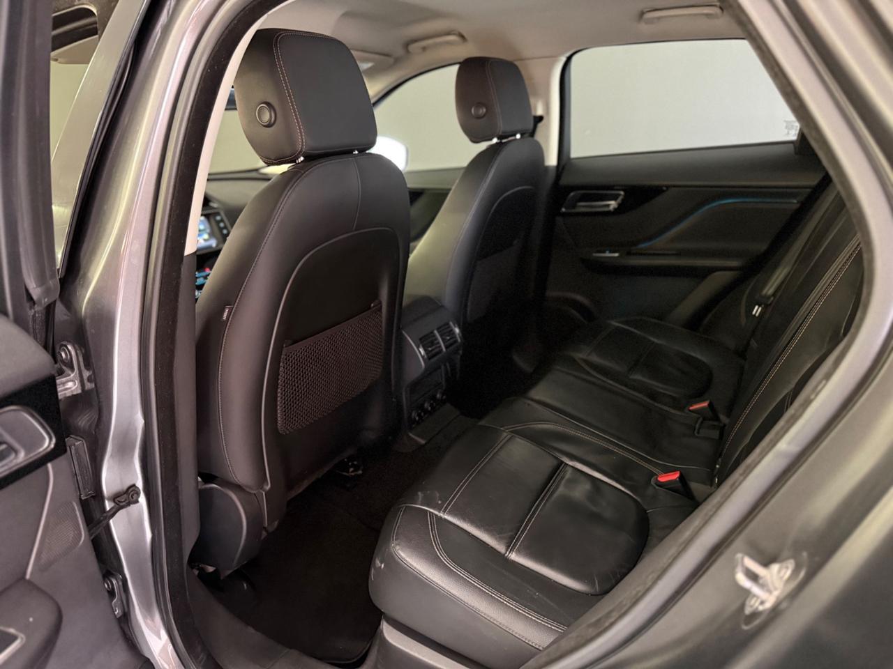 Jaguar F-Pace 2.0 D 180 CV AWD aut. Portfolio