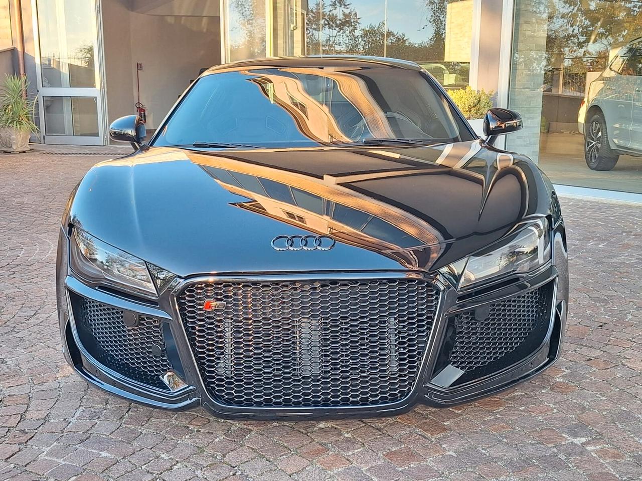 Audi R8 4.2 V8 FSI quattro R tronic