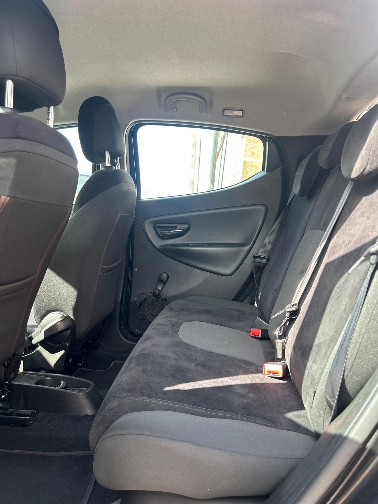 Lancia Ypsilon 1.2 69 CV 5 porte S&S Gold-2011