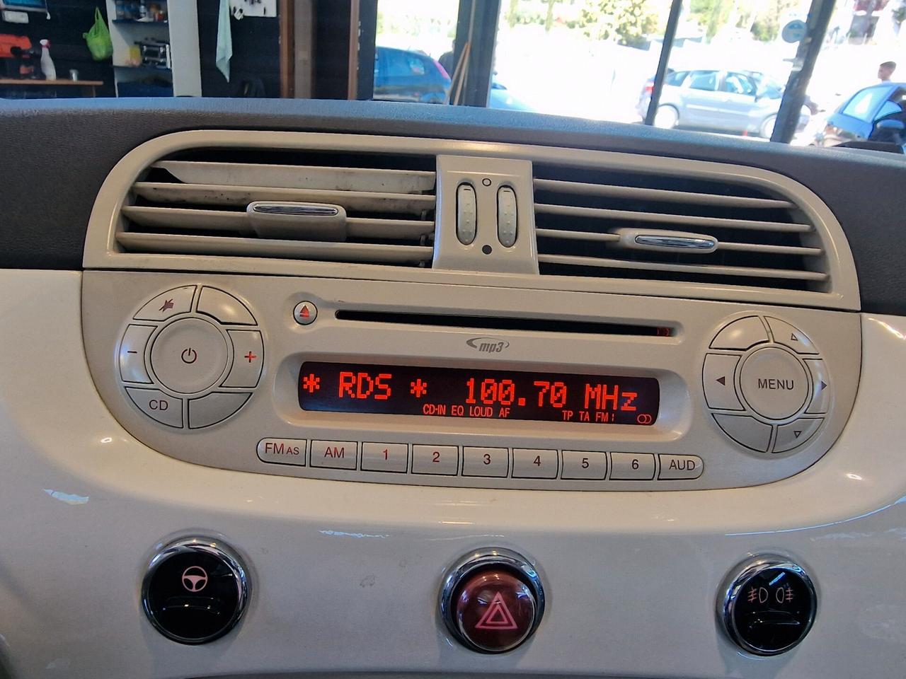 Fiat 500 1.2 by Gucci Cabrio, 136 mila chilometri.