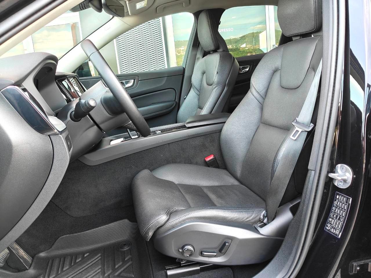 VOLVO XC60 (2017-->) XC60 B5 AWD automatico Ult...