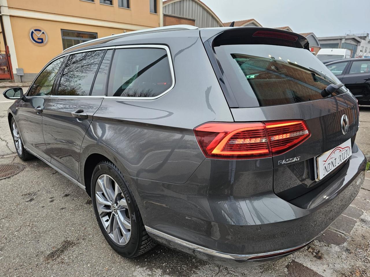 Volkswagen Passat Variant 2.0 TDI 190cv 4Motion*DSG*Navi*Tetto*Bi-Xeno*Cockpit*Euro6*