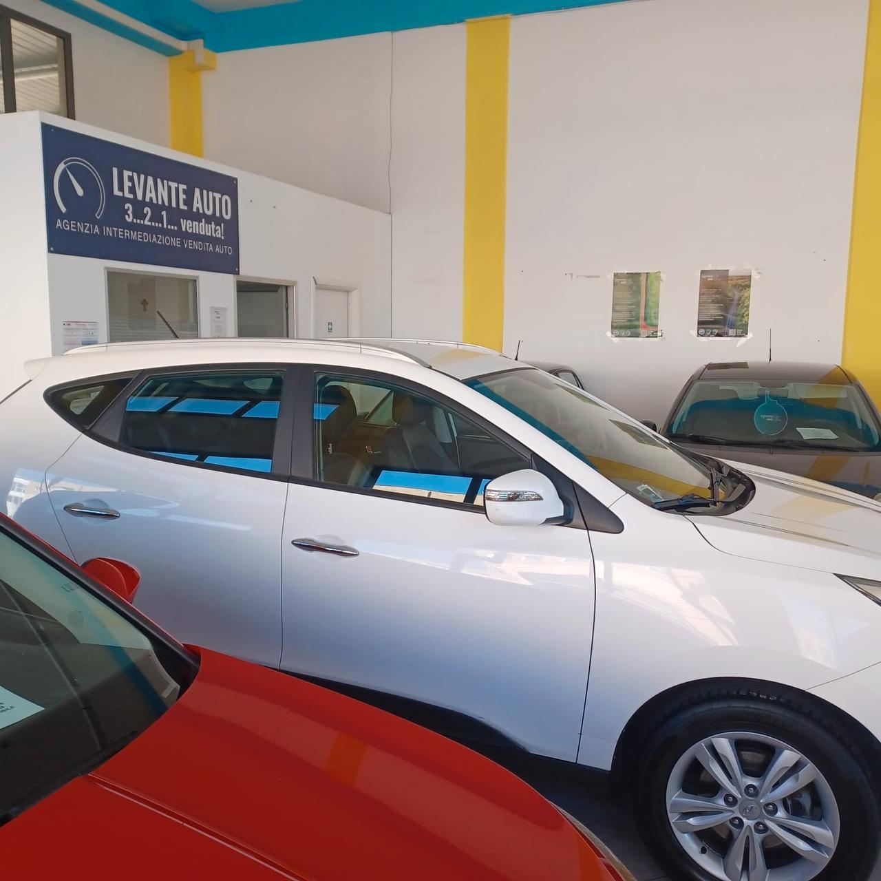 SEMBRA NUOVA HYUNDAI IX35 1.7 TDI