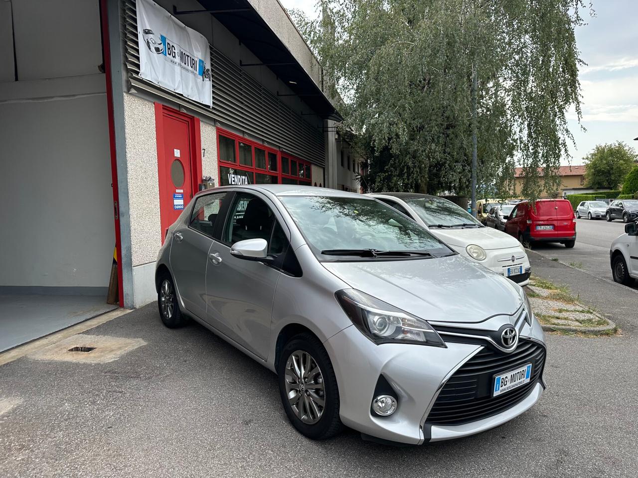 Toyota Yaris 5p 1.3 Lounge E6 OK NEOPATENTATO