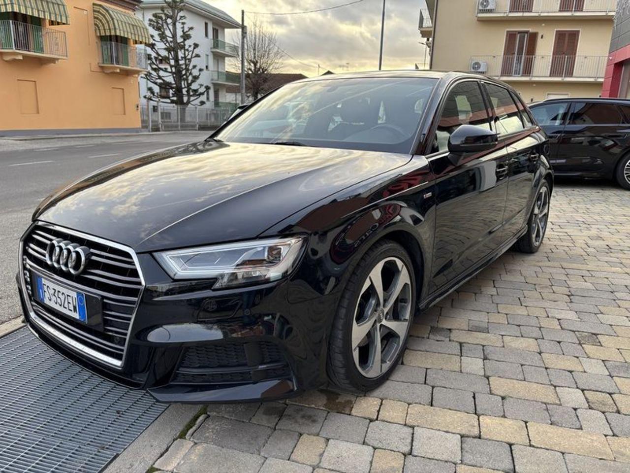 Audi A3 SPB 2.0 TDI S Line S tronic FULL LED-NAVI-18"