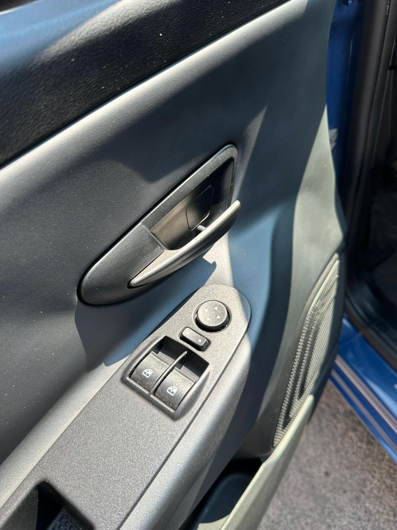 Lancia Ypsilon 0.9 TwinAir 85 CV 5 porte Metano Ecochic Elefantino