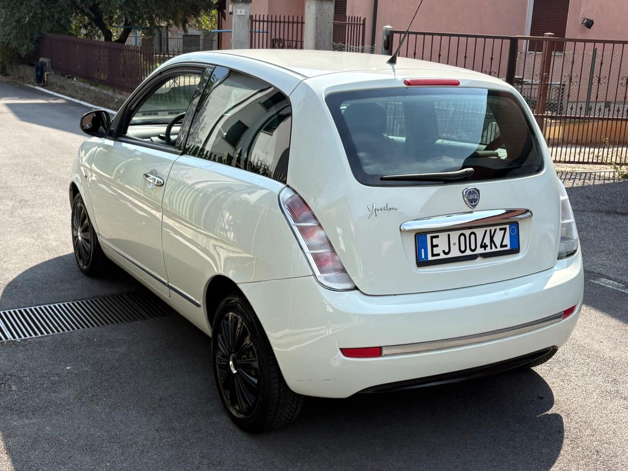Lancia Ypsilon 1.2 69 CV Platinum NEOPATENTATI