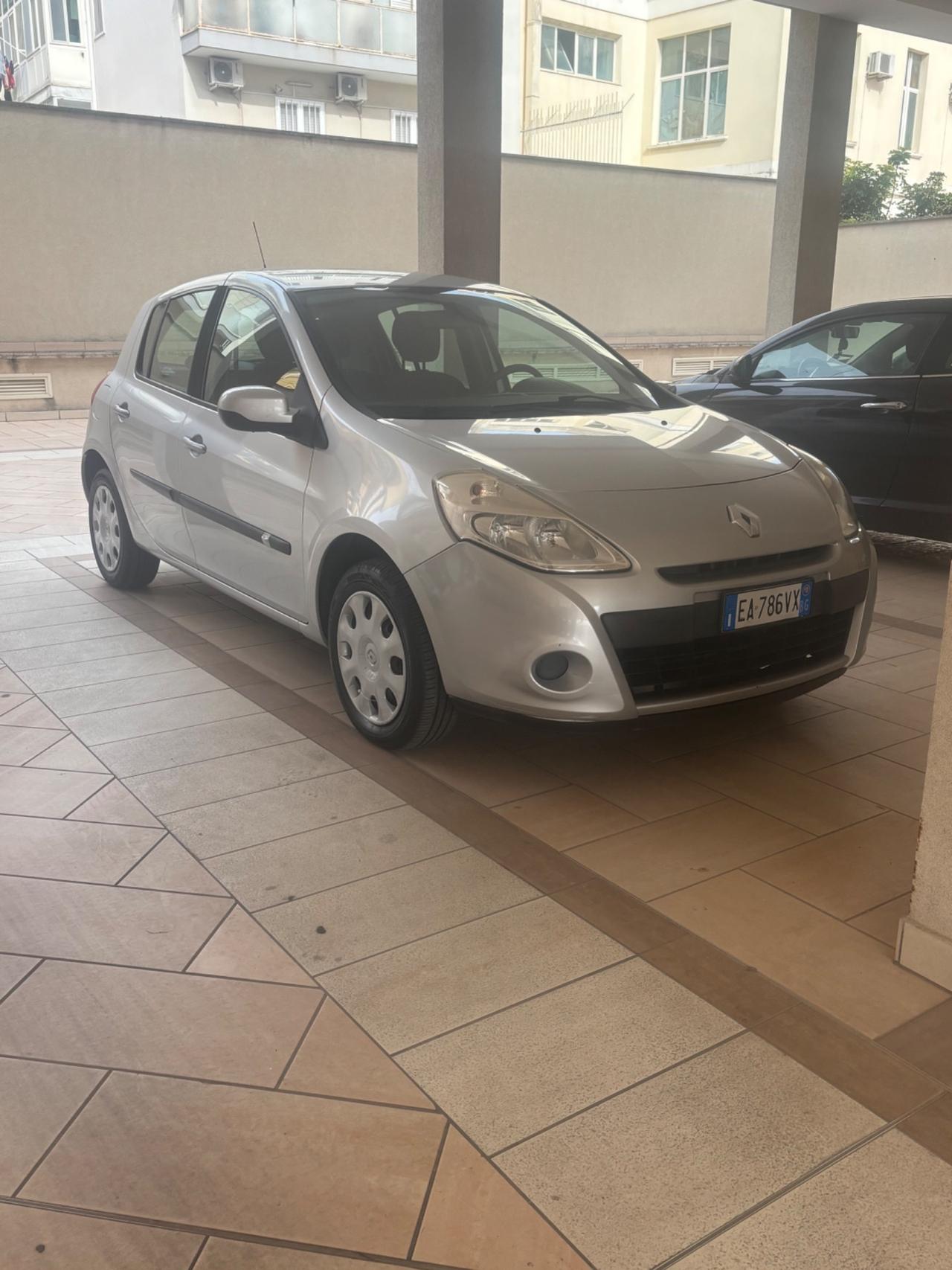 Renault Clio 1.2 16V 5 porte Dynamique
