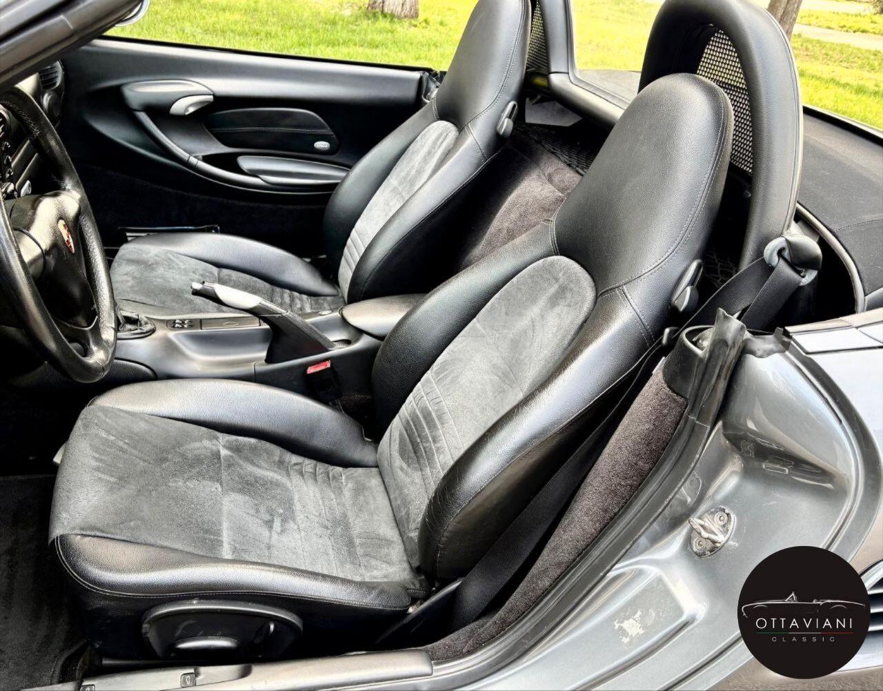 Porsche Boxster 2700 ITA Book Service Top Condition