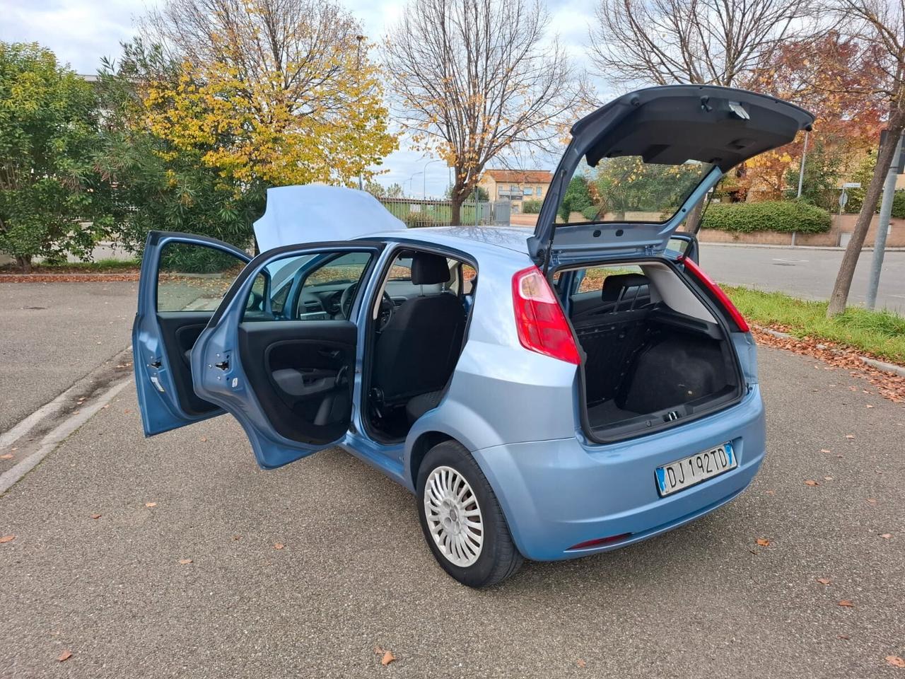 Fiat Grande Punto 1.2 5 porte SOLAMENTE 129.000 KM