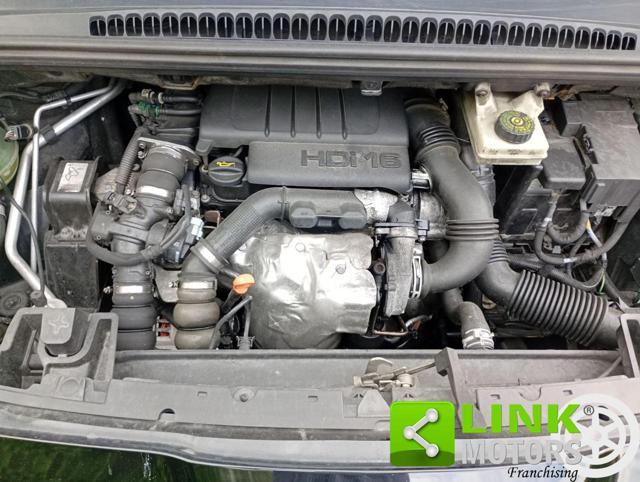 PEUGEOT 5008 1.6 HDi 110CV Tecno