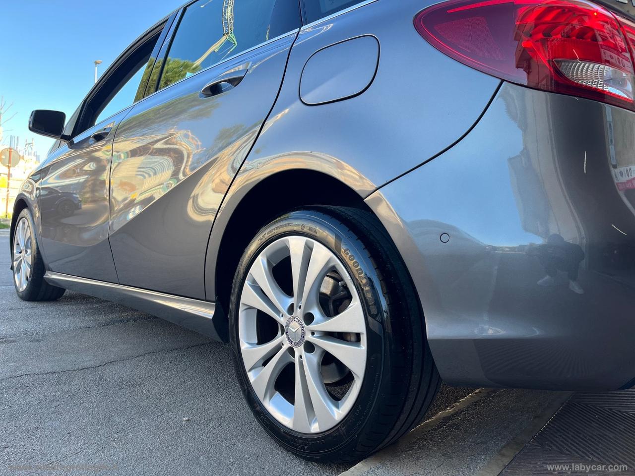 MERCEDES-BENZ B 180 d Sport