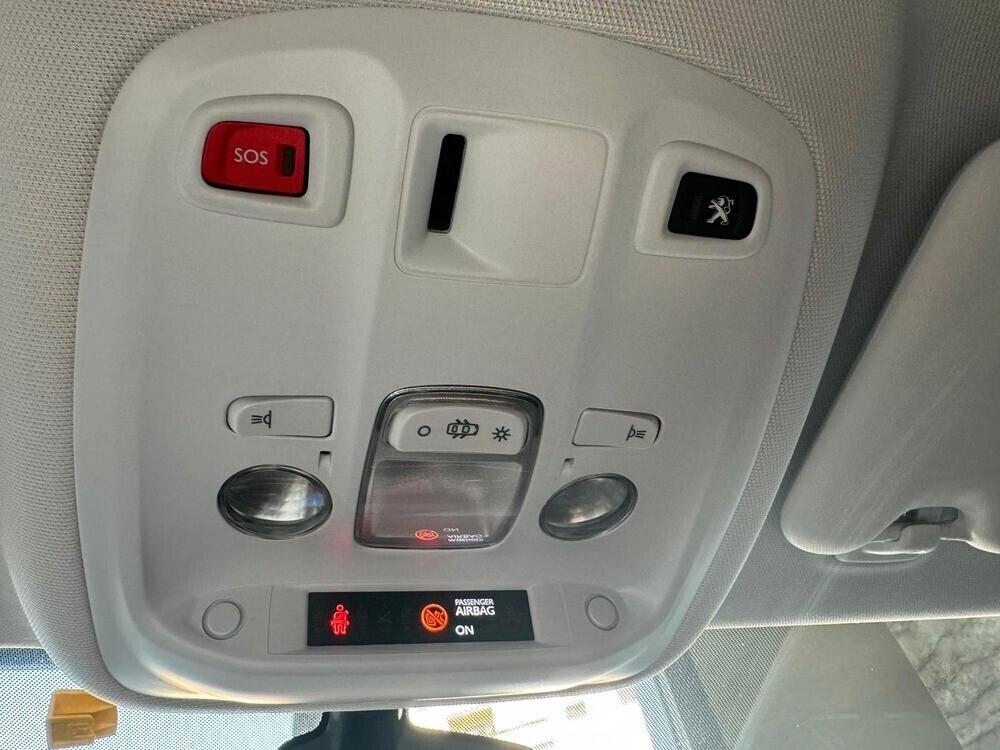 Peugeot 308 BlueHDi 130 S&S EAT 8 Business automatica