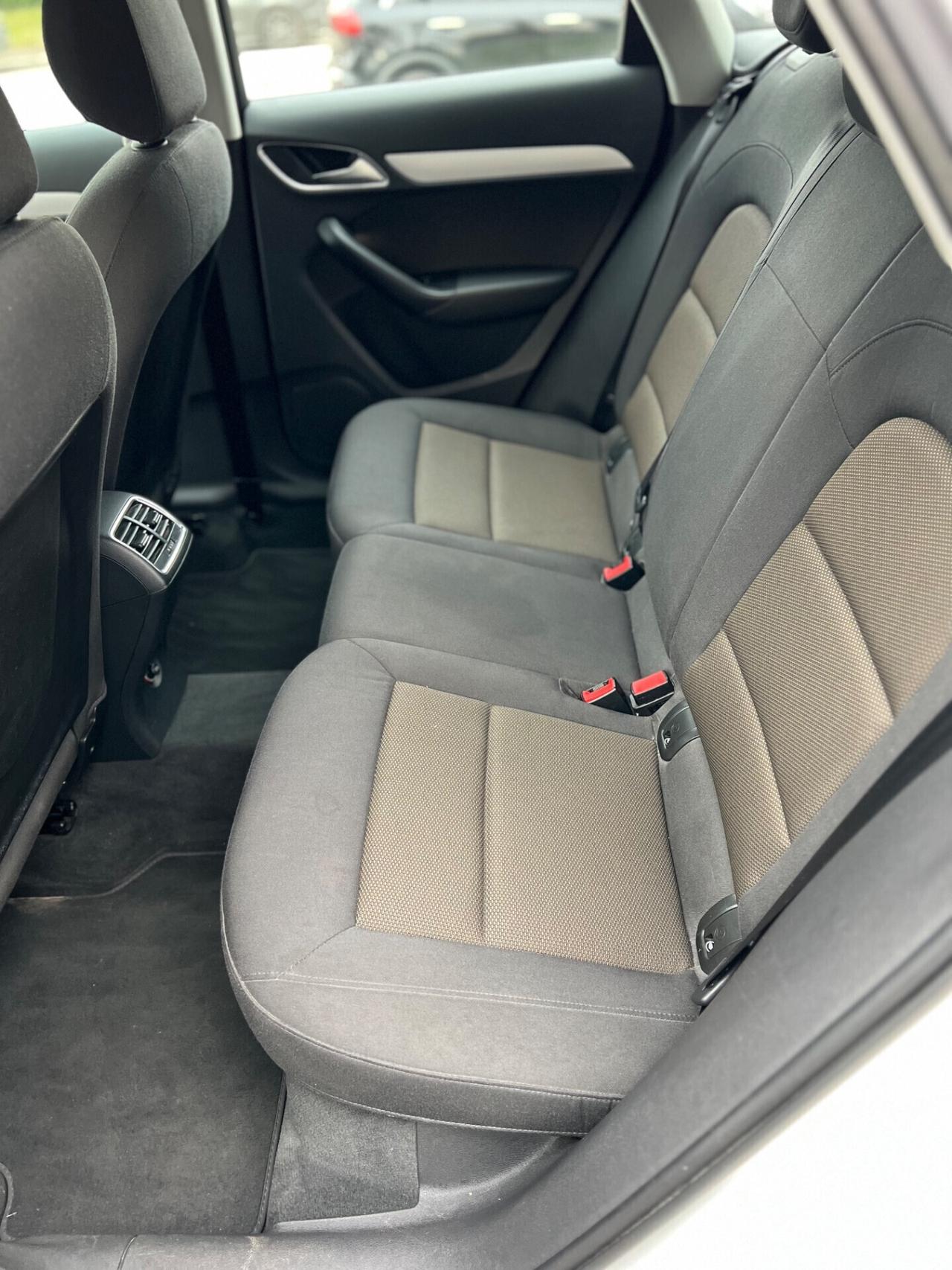 Audi Q3 2.0 TDI 150 CV quattro S tronic Sport